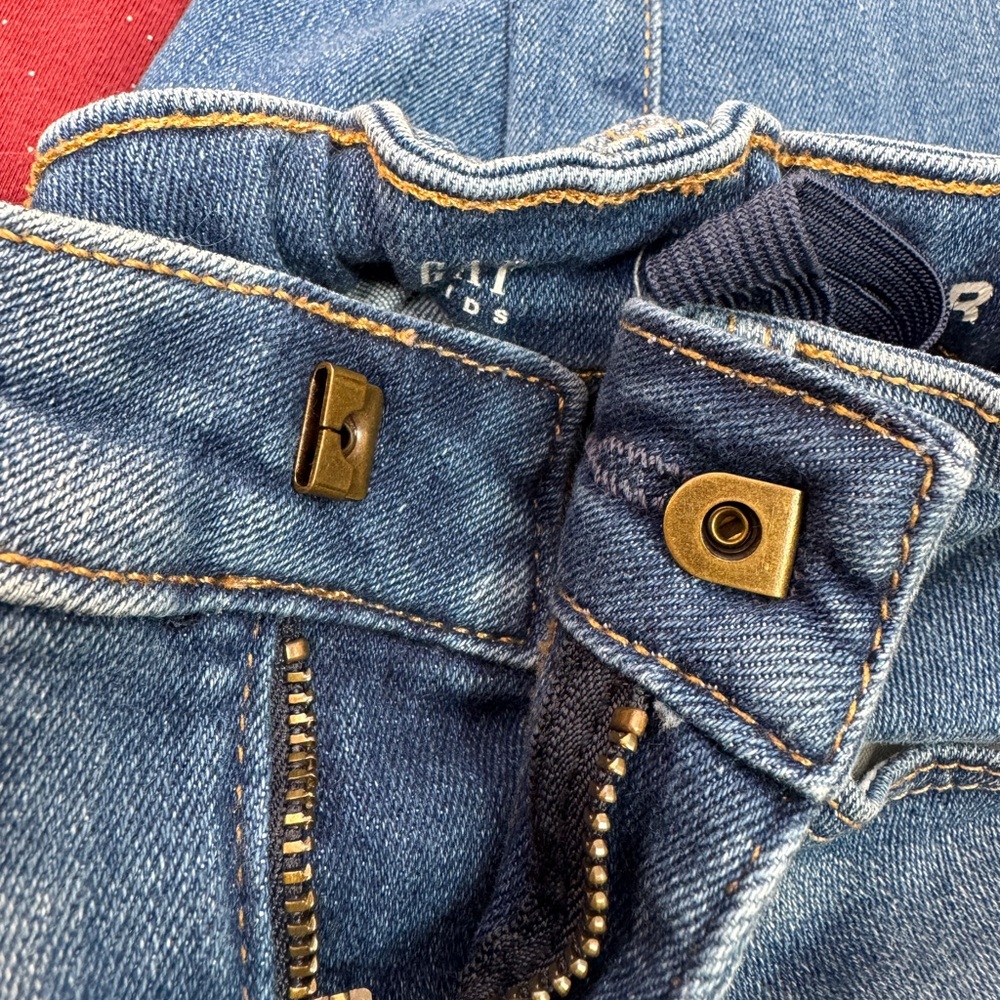 Cat & Jack Maroon Glitter Top & GAP Super Skinny Jeans Set - 5T - Picture 6 of 8